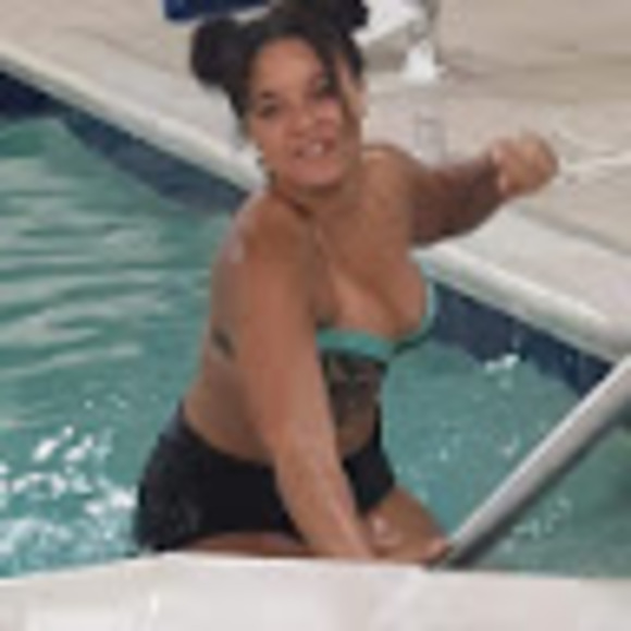 Meet your Posher, Trinity - Picture 1 of 1